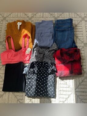 Bundle 8pcs juniors / women’s clothes size Small